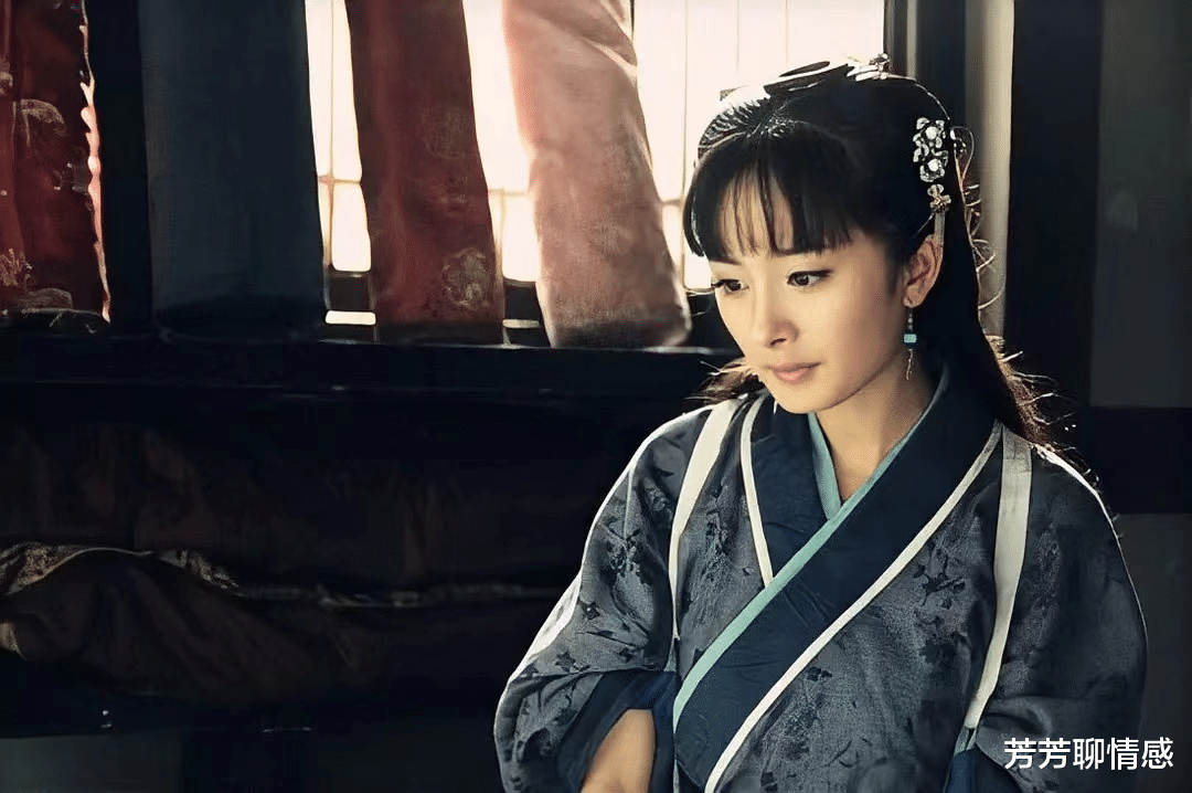 杨幂|齐刘海,古装剧鉴“丑”神器