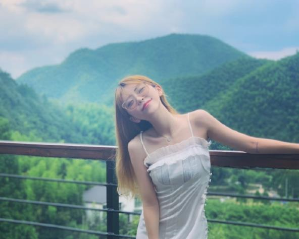 周淑怡|周淑怡扬言冬泳挑战，网友直接翻出昔日泳装照：下海