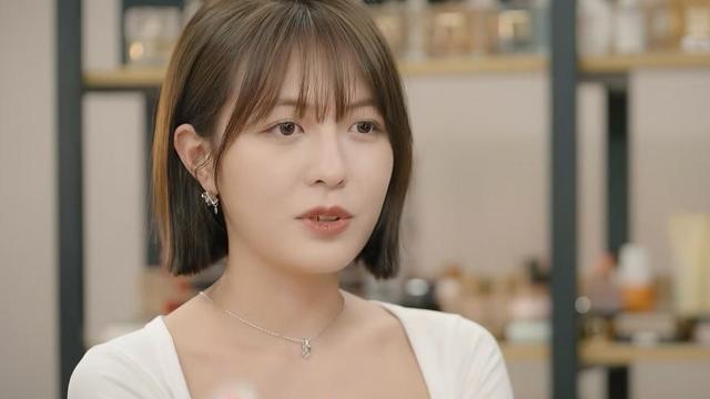 方彬涵|“方陈式”CP分手后，方彬涵坐轮椅上新综艺，弹幕吐槽声一片