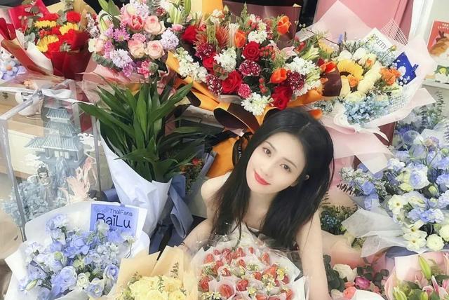 白梦妍|出道六年,她能大爆吗?