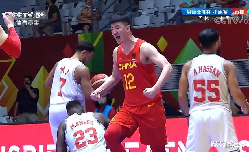 中国男篮|中国男篮热血一幕！12号成为英雄，青筋暴起，仰天怒吼，1分险胜