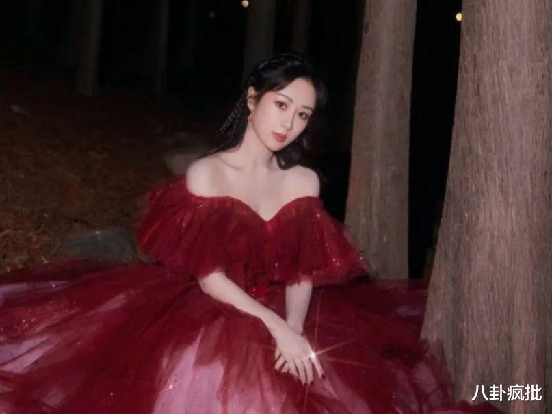 明星素颜|王一博被监控?杨洋不当偶像?冯绍峰打工?杨紫合作婚姻?