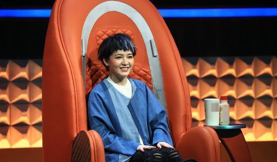 艾薇儿|《乘风破浪4》正式名单出炉，艾薇儿加盟，节目组真敢请