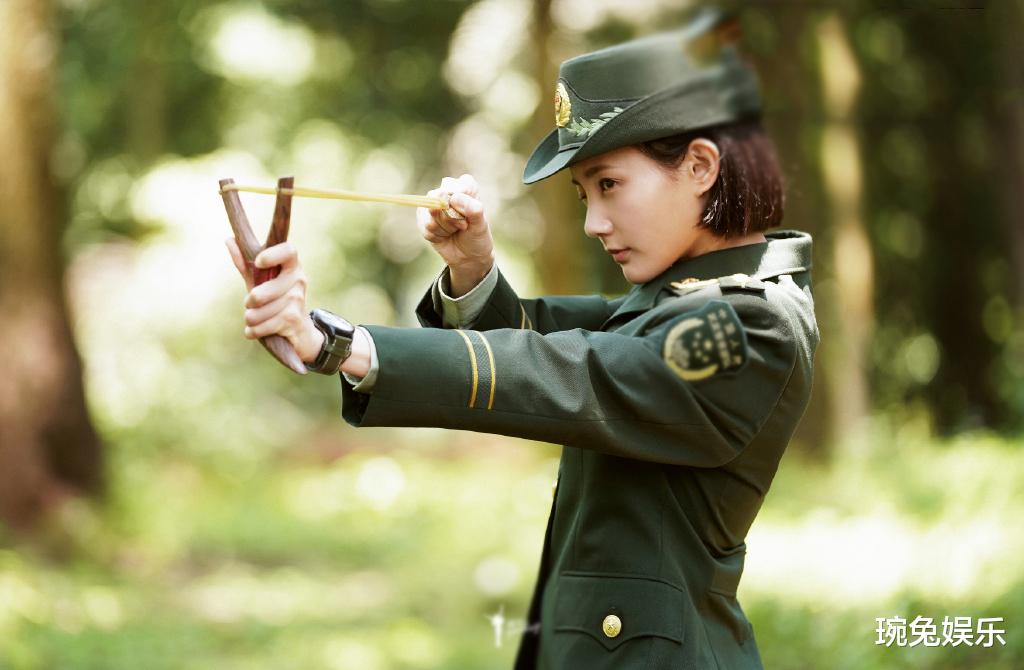 迪丽热巴|停更4天，上星剧《特战荣耀》不及网剧，迪丽热巴任嘉伦《与君》稳坐榜首