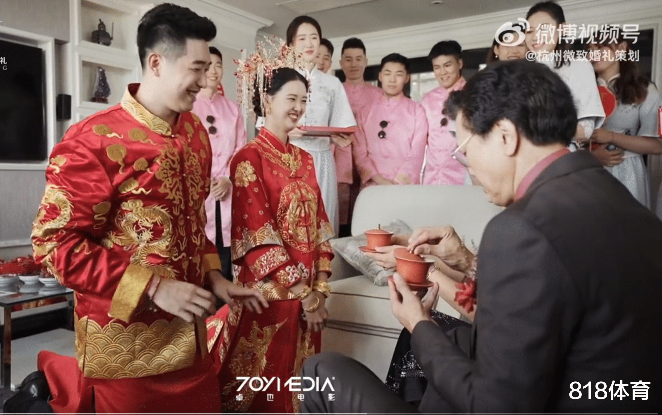 破防! 张常宁漂亮母亲将胎发当嫁妆, 叮嘱吴冠希: 我们呵护她27年交给你了