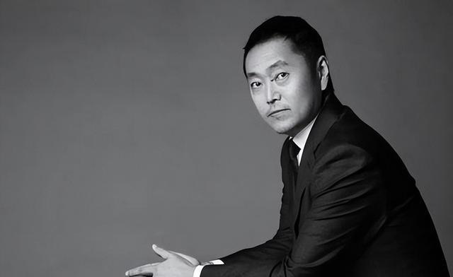 左晖|链家老总左晖：21年赚2200亿，50岁因病离世后，千亿财产蒸发760亿