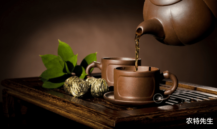 飞蚊症|喝茶的“四大恶习”，老茶客也在犯，错一个都伤身，建议了解