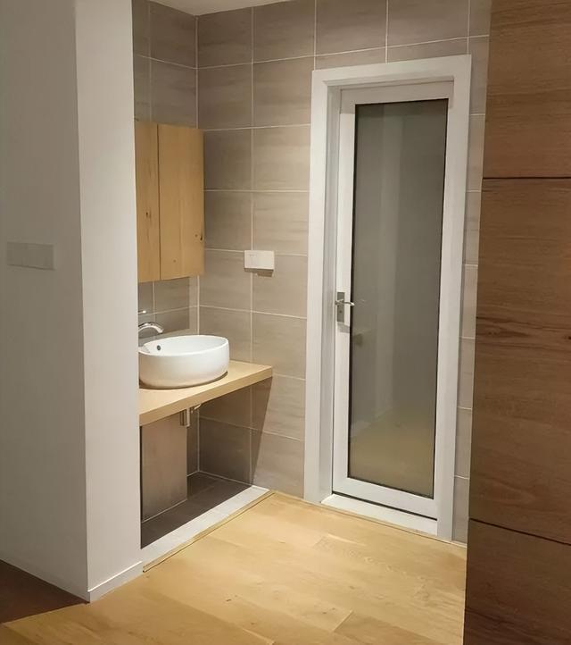 卫生间记住“8不装”,空间清爽又干净,用着也更舒心!