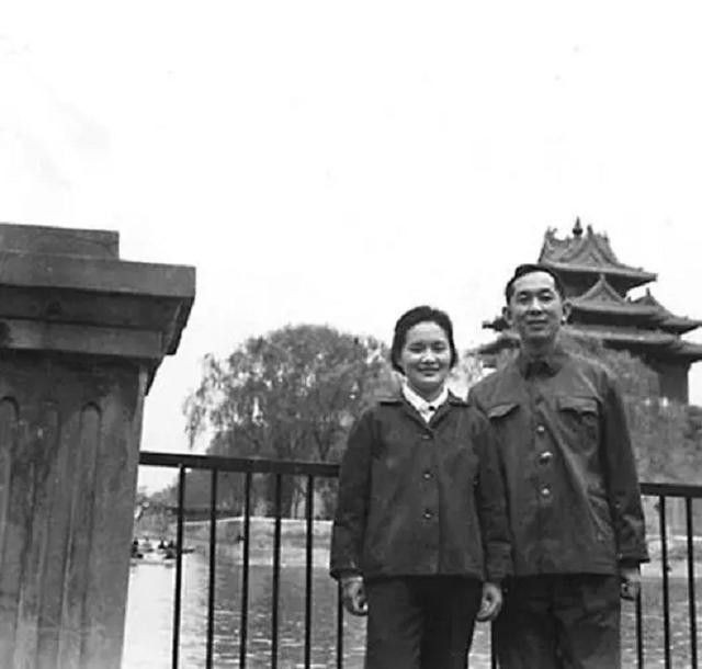 草莓音乐节|钱瑗：钱钟书独女，癌病恶化不敢告诉妈妈，59岁逝世一生两婚无子