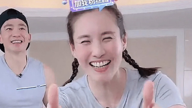 俯卧撑 刘畊宏夫妇录节目被偶遇，真实身材引关注，网友：跟直播间差别大