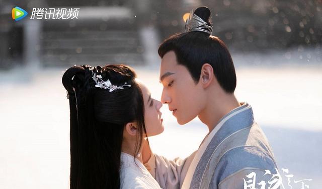 赵露思|吴磊、赵露思《星汉灿烂》戏外搂腰捏耳超亲密网封“最强发电机”