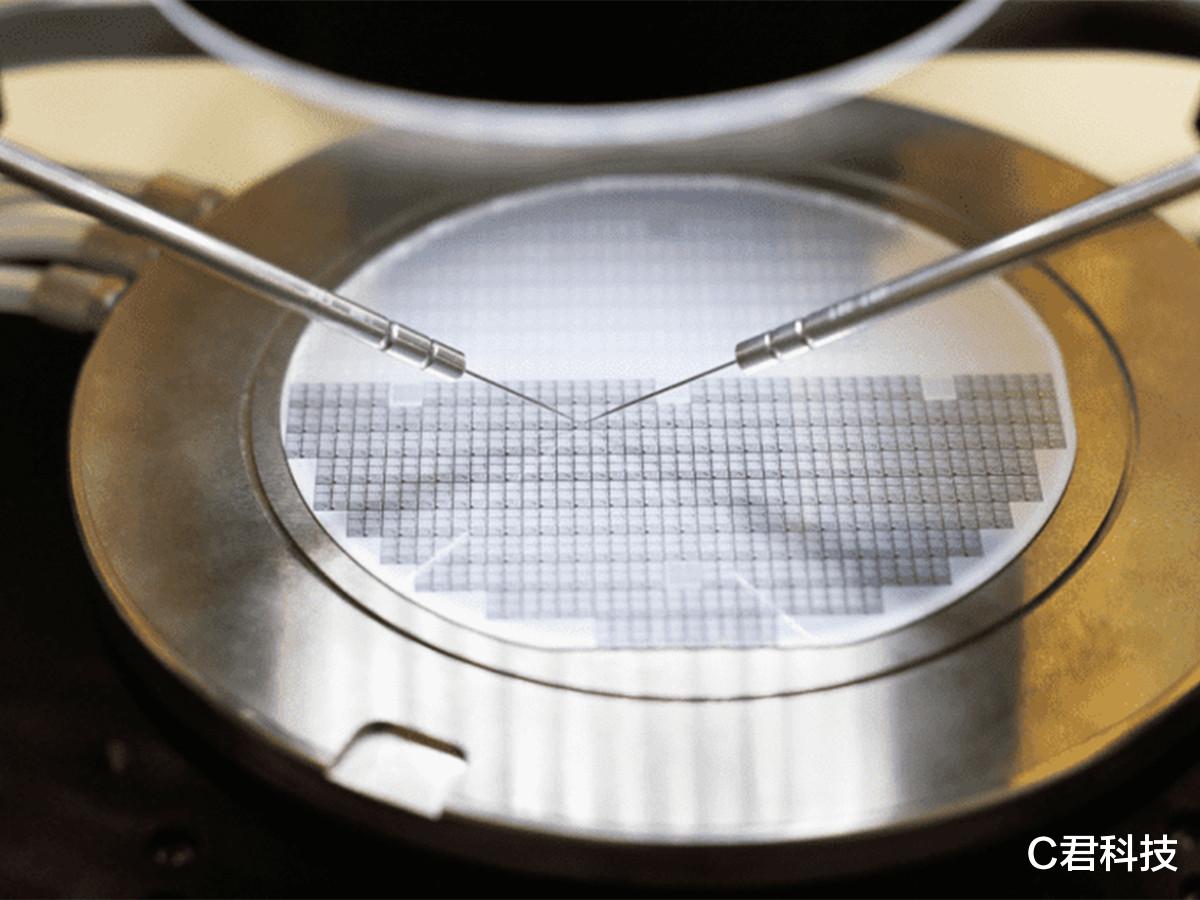 光刻机|ASML不被指望了?新消息传来,外媒:光刻机方案失效了