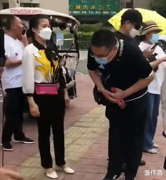 许敏|许敏好消息扎堆了，4大律师合影，许姚4兄妹来团聚，四朵金花也来了