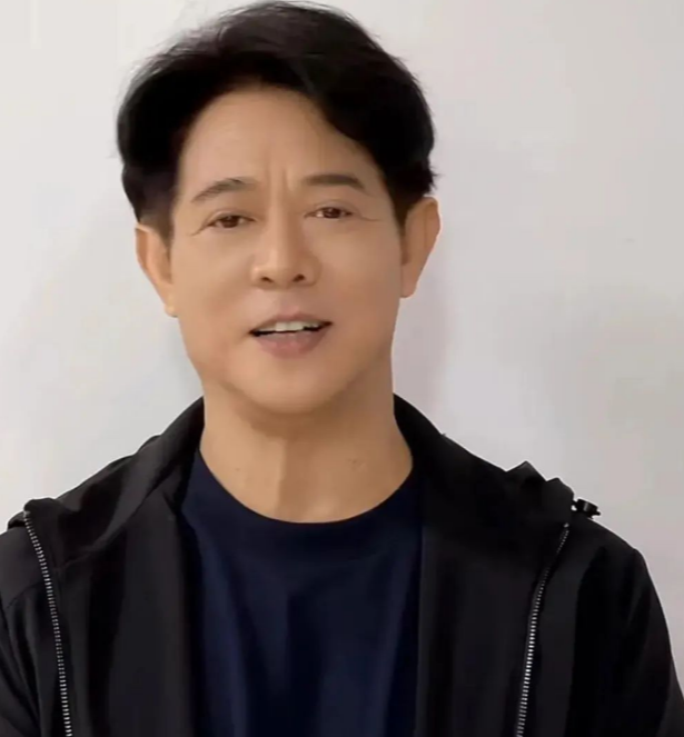 李连杰|李连杰抛弃糠糟之妻,却去选择了利智