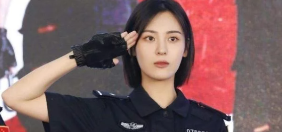 周放|事业没有多大成就的她,爱情上却是羡慕的对象,因为嫁给了她的幼儿园同学!