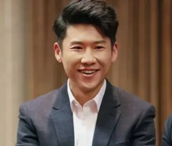 |本可以靠父母，4岁就喜欢表演却遭到父母反对，星二代的最终凭借自己出演配角走红