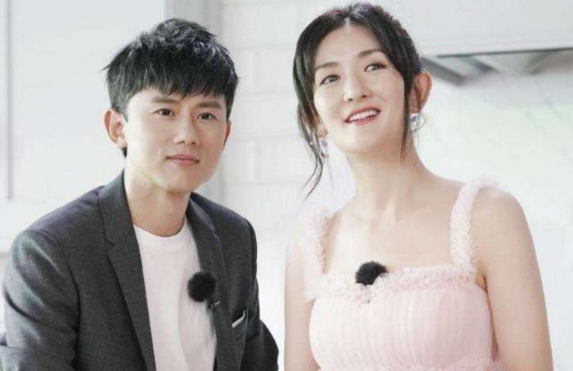 谢娜|谢娜和张杰竟然录制东方卫视春晚，谢娜疑似跳槽，你怎么看呢？