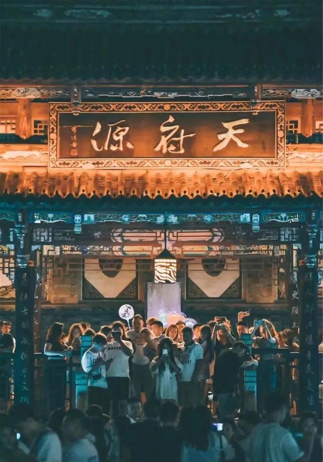 成都|不去厦门!成都也能打卡同款“荧光海”,20℃的森趣山林轻徒步巴适惨!