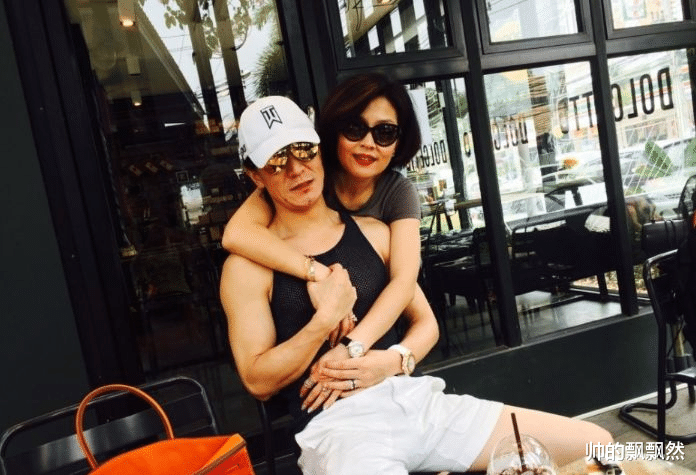 哈文|李咏的妻子哈文:陪丈夫抗癌的泪与痛,让公婆晚年不再流泪