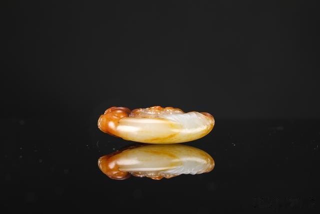 上海博物馆|聚红皮和田玉 老熟籽料 东方雄狮 事事如意