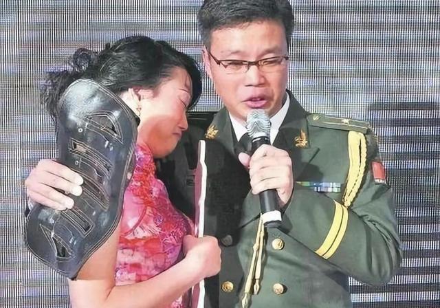 王迅|“渣男”王迅：吃软饭抛弃糟糠之妻，放任小三辱原配，他并不老实