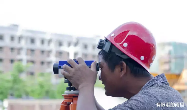 武威|工厂濒临破产，厂长借钱给工人发工资，工资到手，工人纷纷离开