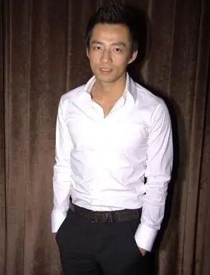 汪小菲|汪小菲婚姻失败，前妻和具俊晔双宿双飞，母亲张兰却旧情复燃