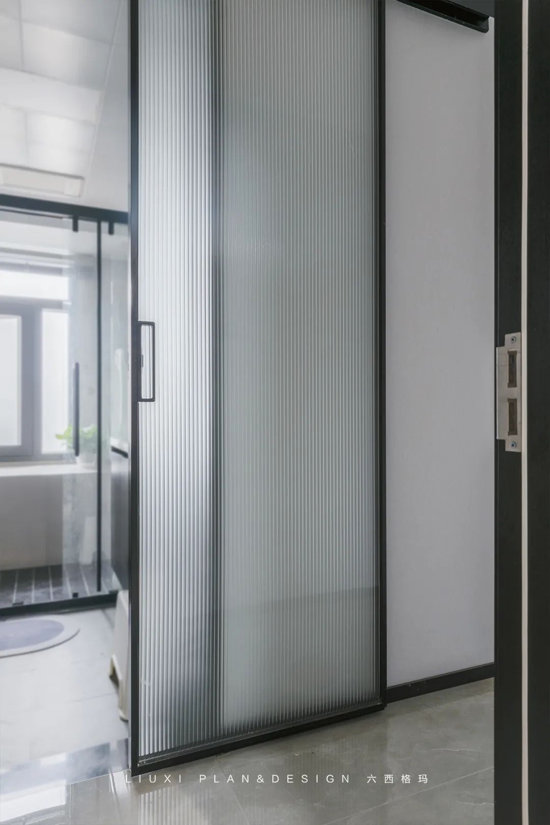 140平米现代简约风装修案例——高级灰家居落地