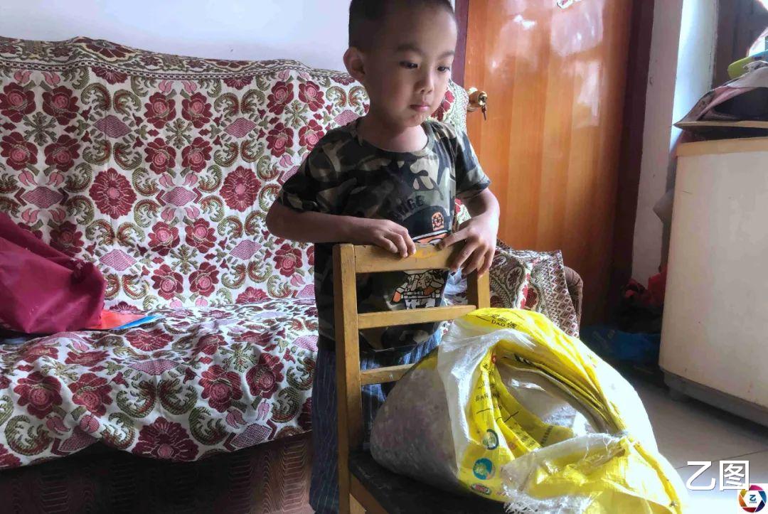 女子不顾阻拦为爱嫁给大16岁男子,孩子重病后却遭抛弃,悔之晚矣