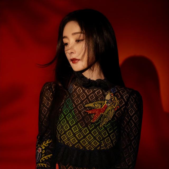 杨幂|杨幂及嘉行深陷“老赖风波”,事实到底怎样?到底是谁在撒谎?