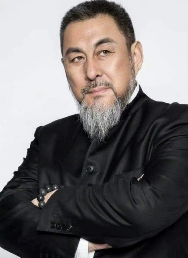 陆树铭|众星悼念关羽陆树铭！心梗去世前仍在照顾“张飞”，唐国强等发声