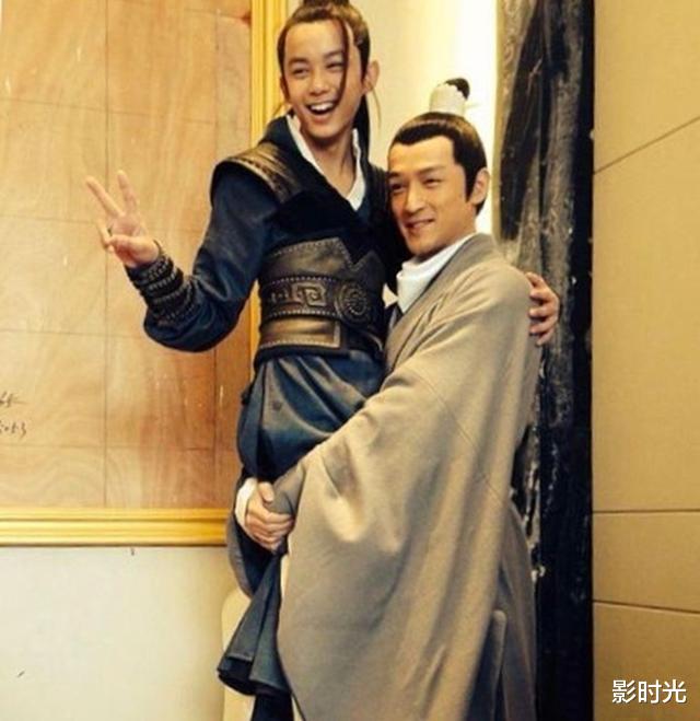 胡歌|胡歌《不虚此行》曝光，为何他只接文艺片？网友评论“一针见血”