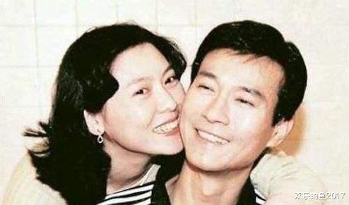 邓光荣|邓光荣曾在葬礼上大骂刘銮雄、郑少秋，最后离奇暴毙在家中