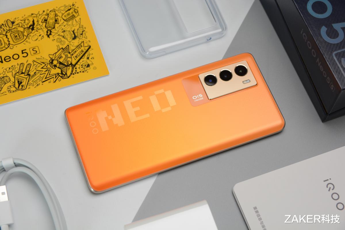 高通骁龙|iQOO Neo5S全面体验： 手游党不容错过的“驯龙”新品！
