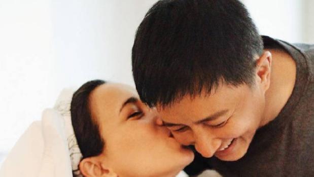 韩庚|韩庚卢靖姗升级当爸妈，曝光女儿照片！