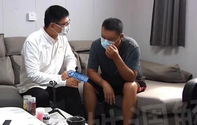 包工头沉迷打赏女主播,妻子受刺激后患疑心病,22年婚姻岌岌可危