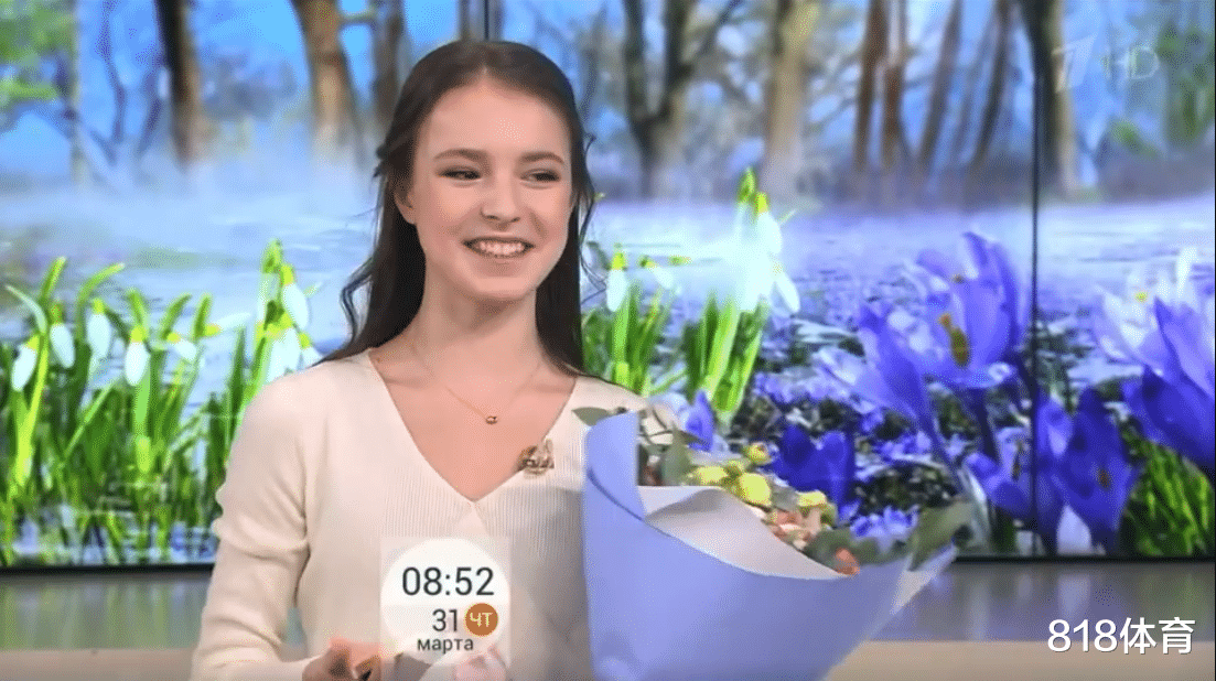 谢尔巴科娃|天仙下凡! 谢尔巴科娃上俄罗斯电视节目, 一袭白衣优雅晒出冬奥金牌