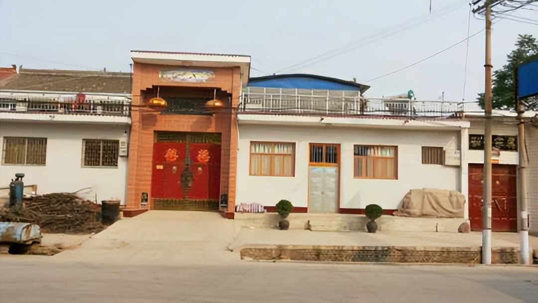 晒晒农村婚房,土灶和火炕太赞了!超喜欢院子里5米长的大吊灯!