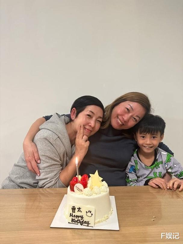 张达伦|张达伦携妻儿为好友庆生 前女友黎芷珊到场一同吃饭合影感情好