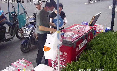 杭州街头这只冰柜火了,6000万网友围观!