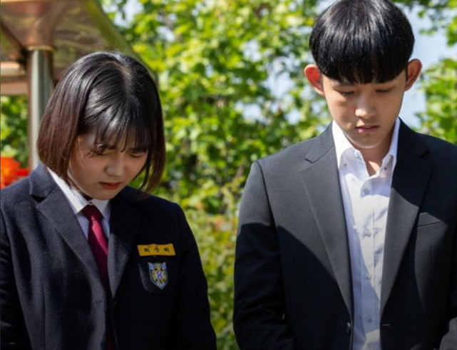 崔真实|父母和舅舅均自杀,已故艺人崔真实女儿减肥一百斤,晒照承认整容