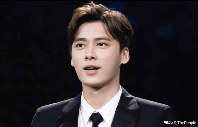李易峰|巅峰期年入过亿,与王思聪称兄道弟,资产给了李易峰塌房的勇气?