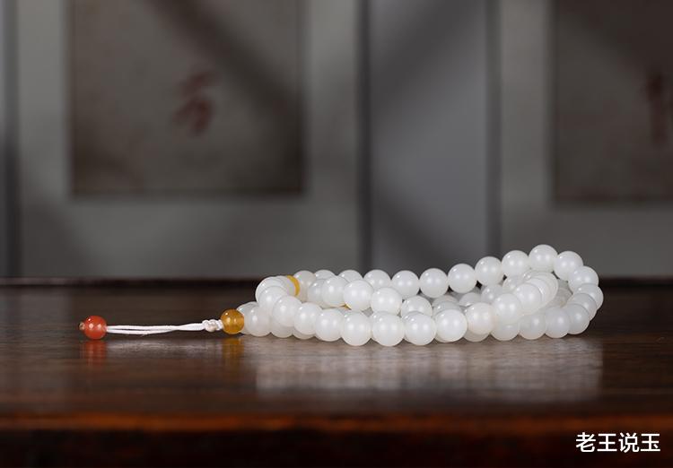 翡翠手镯|普通人应该如何玩玉藏玉?