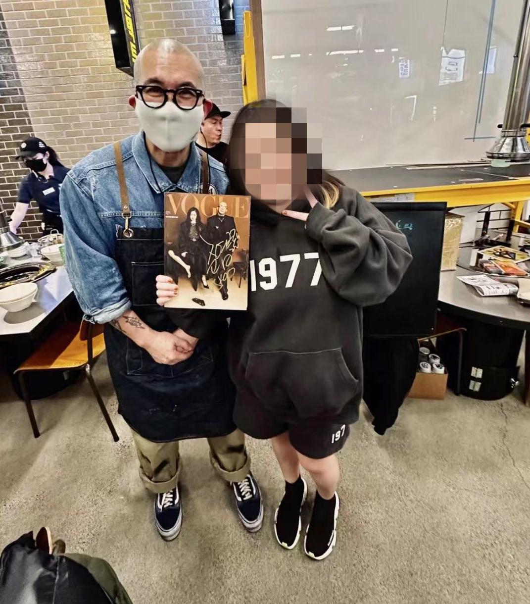 具俊晔|具俊晔街头利用大S捞金,脸水肿皱纹多很憔悴,有种被掏空的感觉