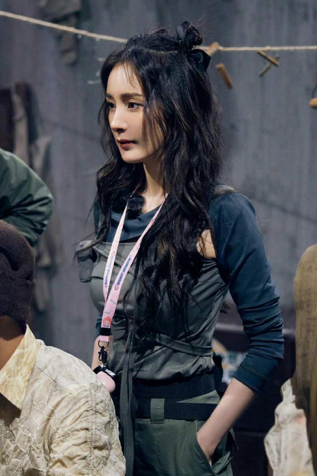 美丽|杨幂密室逃脱卷发美丽可爱