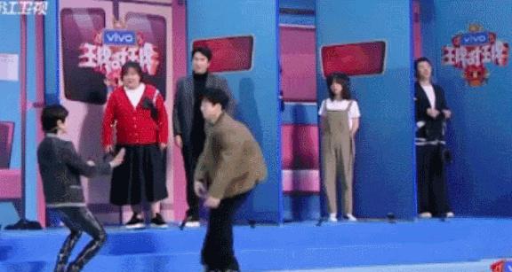 |当白敬亭和谭松韵同框表演！果然好朋友碰瓷法都一样！