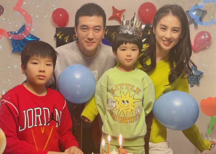 黄圣依|黄圣依疑似和杨子离婚,曾经为了杨子和“大恩人”周星驰撕破脸