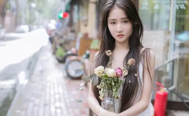 女子第一天上班就被老板强行发生两次关系,获赔偿后老板被判三年