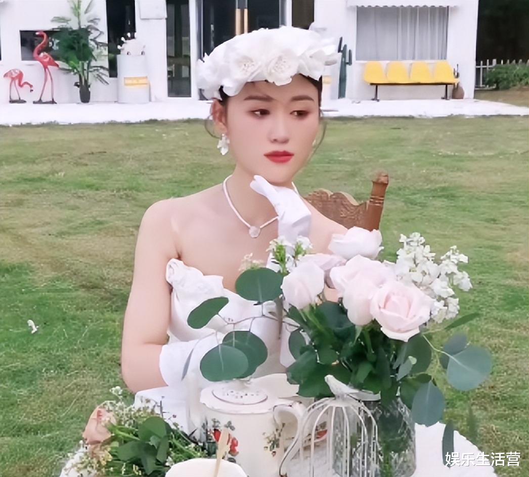 陈萌|陈萌晒200平婚房内景,穿无袖跳舞引热议,网友:陈亚男要后悔死