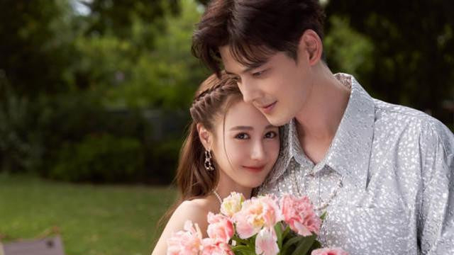 |45岁郭品超人设崩塌？26岁小女友突然发文：真是恶心